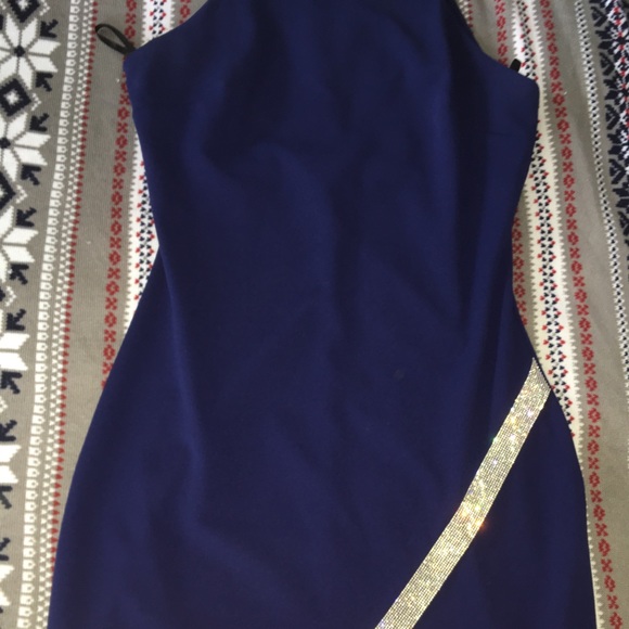 Formal dress - Picture 2 of 7